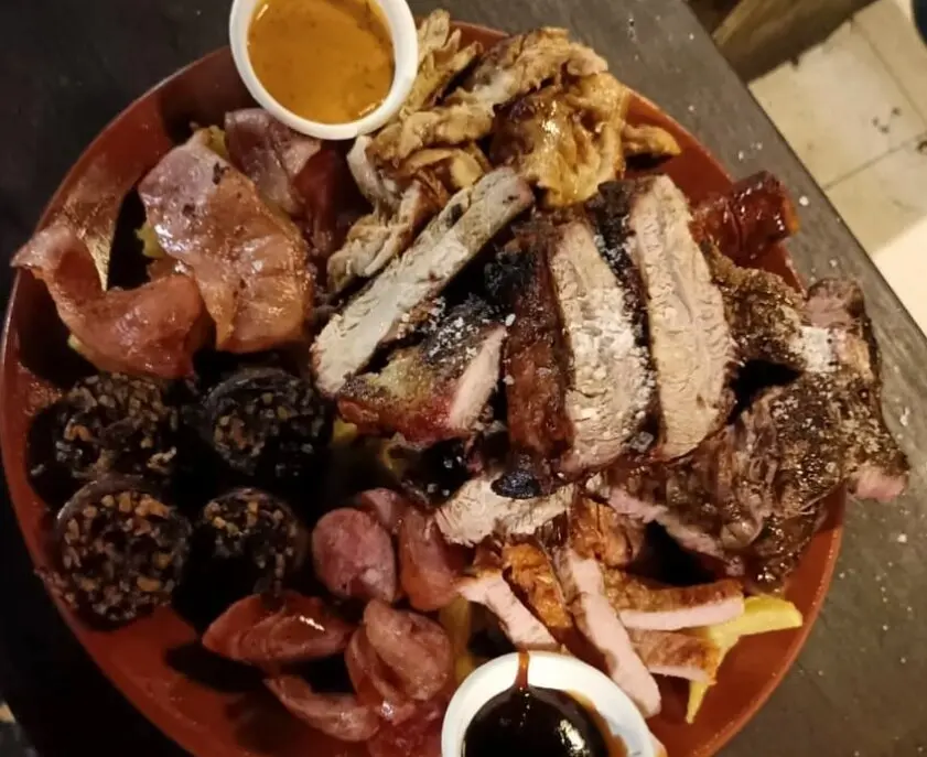 Parrillada de carne del asador. / ALR