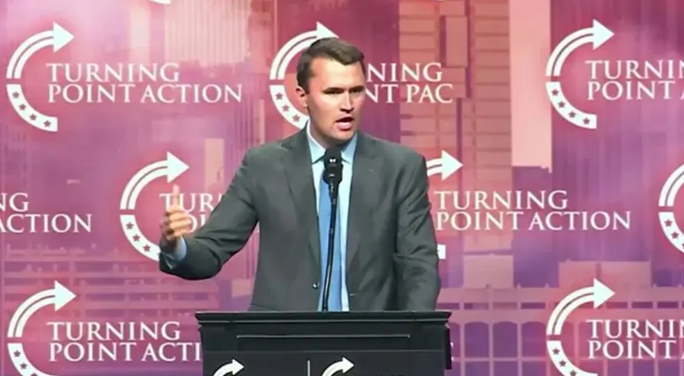 Charlie Kirk, fundador de Turning Point USA, fue asesinado a tiros a los 31 a&ntilde;os en el campus universitario de Utah, EEUU.