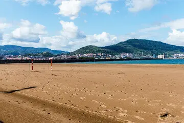 Su arena fina y aguas limpias te transportar&aacute;n al Cant&aacute;brico m&aacute;s aut&eacute;ntico. / A.S.P
