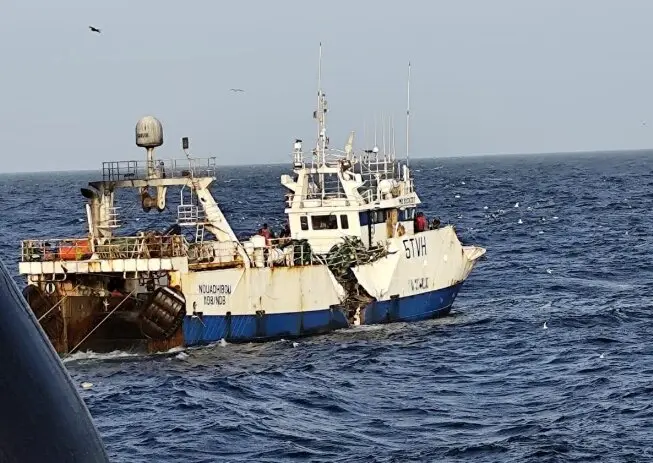 El 'Tafra 3' tras el choque de otro buque en Mauritania. / EP