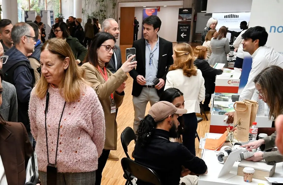 Feria de Empleo de Santander en una edici&oacute;n pasada. / Alerta