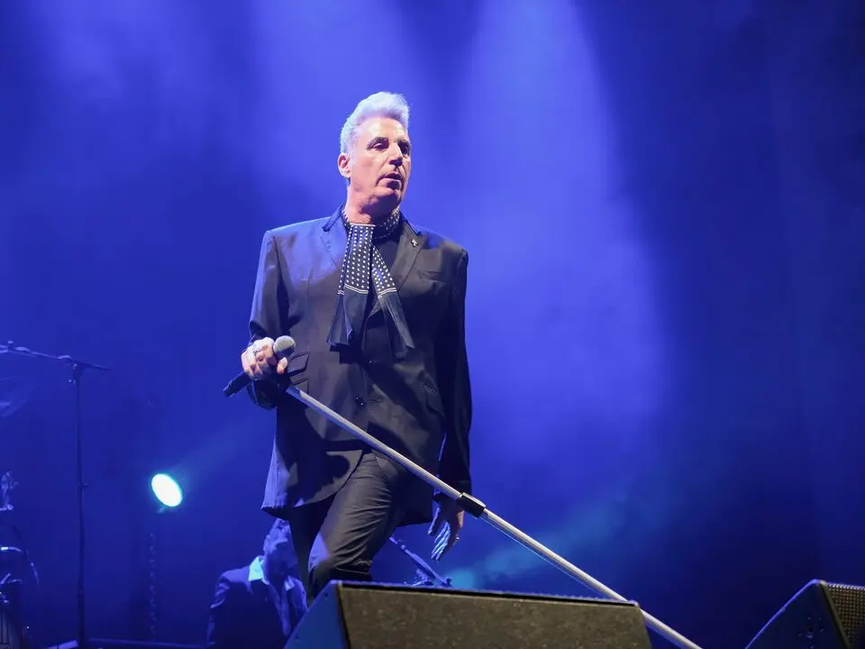 Loquillo act&uacute;a en el Festival Actual 24, en el Palacio de los Deportes de Logro&ntilde;o. / Jos&eacute; S&aacute;nchez