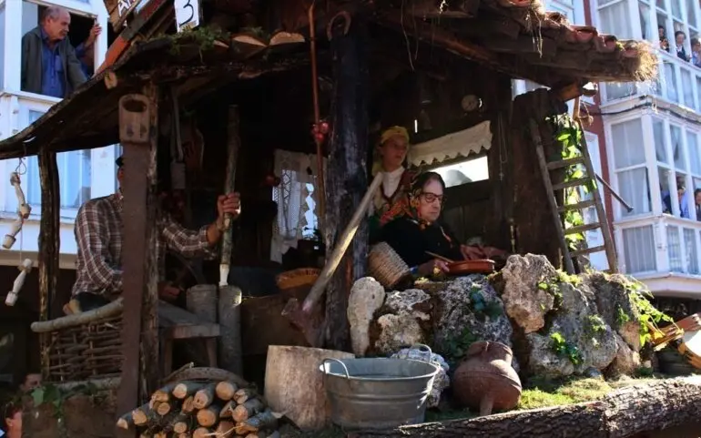 La carreta &ldquo;En la caba&ntilde;a La Pe&ntilde;a anid&oacute; la cigu&euml;&ntilde;a&rdquo;, de Requejo. / A.E