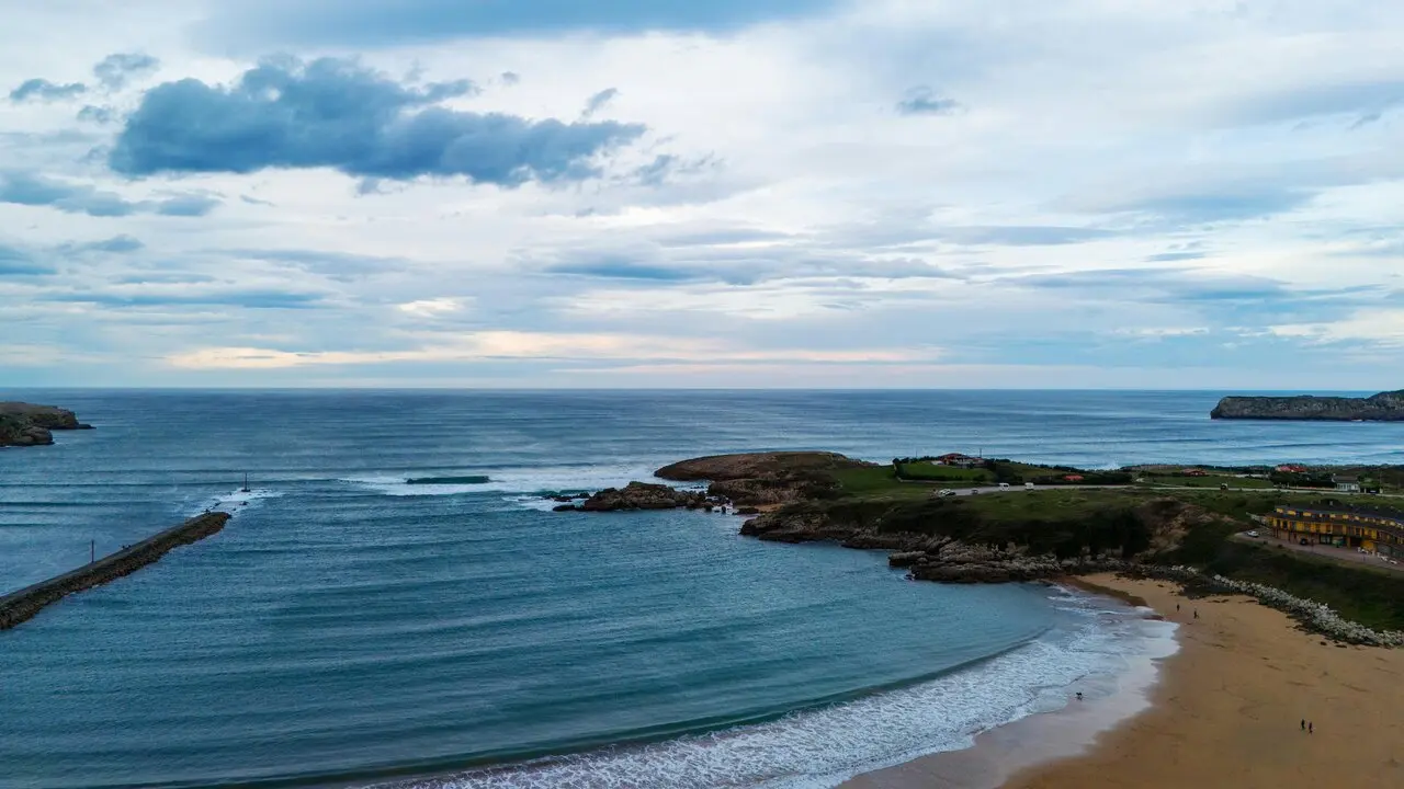 Vista de una de las playas de Suances. / A.P.