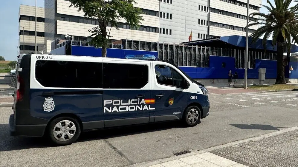 Un furg&oacute;n de la Polic&iacute;a Nacional. / P.N.