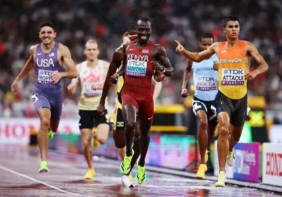 Attaoui durante la semifinal en Tokio. / RFEA