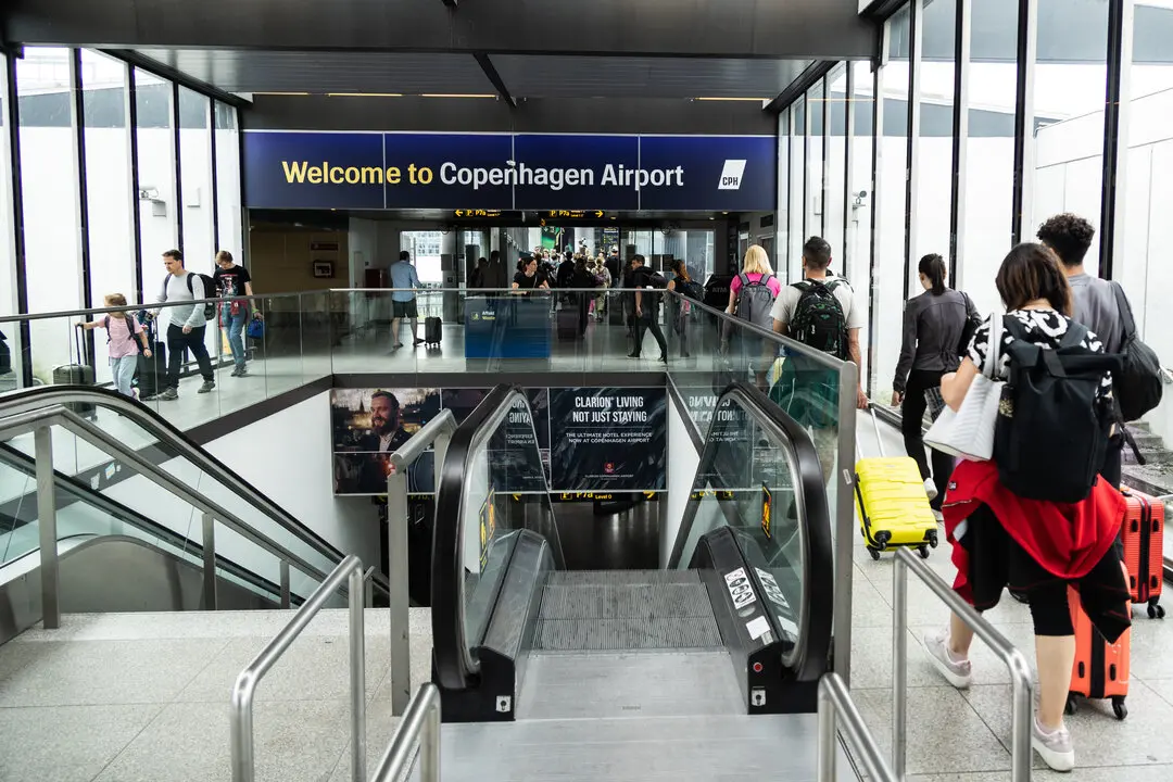 Varias personas en el aeropuerto de Copenhague. / EP