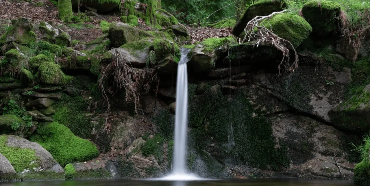default-Entre praderas infinitas y caba&ntilde;as pasiegas, el Pas recorre un paisaje que parece anclado en otro tiempo, conservando intacta la esencia c&aacute;ntabra. / A.E