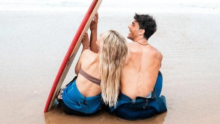 Ana Mena y &Oacute;scar Casas durante sus vacaciones. / Instagram