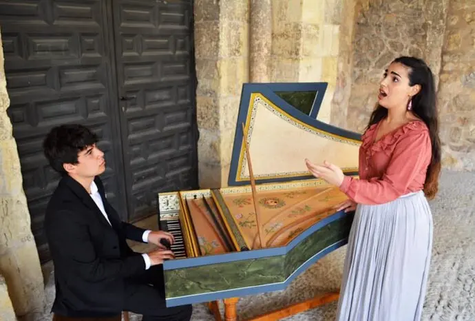 Bel&eacute;n Vaquero, soprano y Ram&oacute;n P&eacute;rez-Sind&iacute;n Blanco, clavic&eacute;mbalo. / x