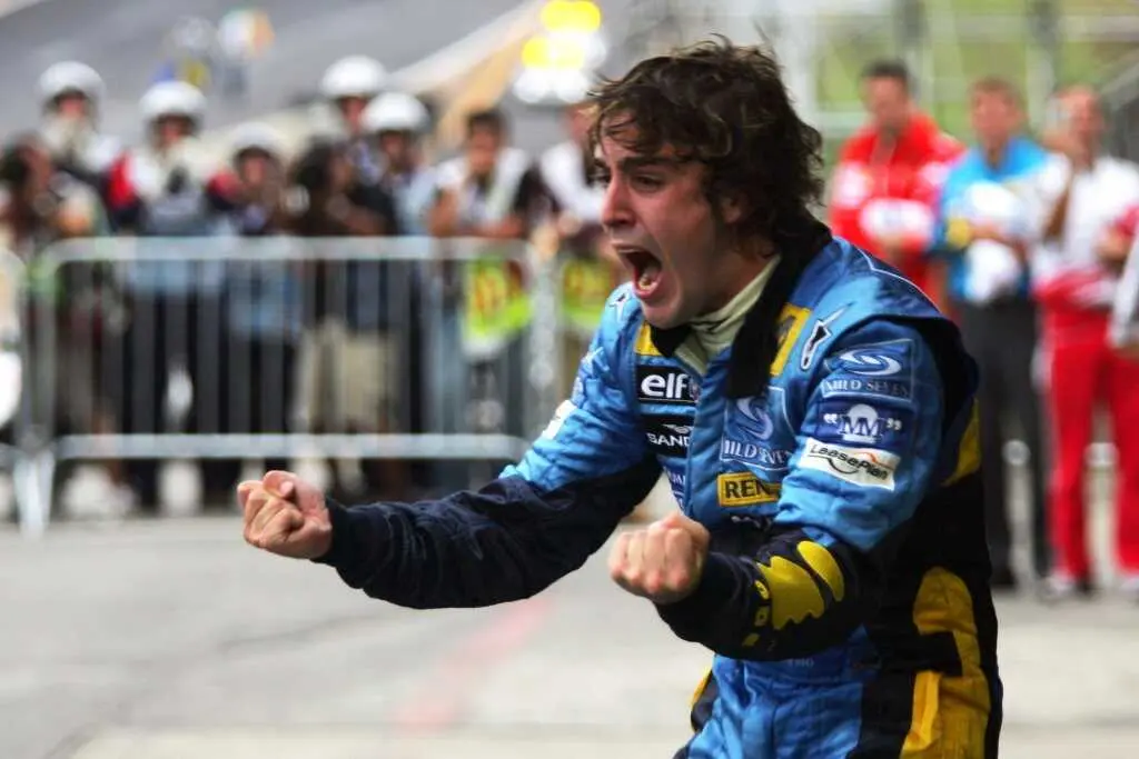 Fernando Alonso celebra su primer t&iacute;tulo mundial en 2005. / X