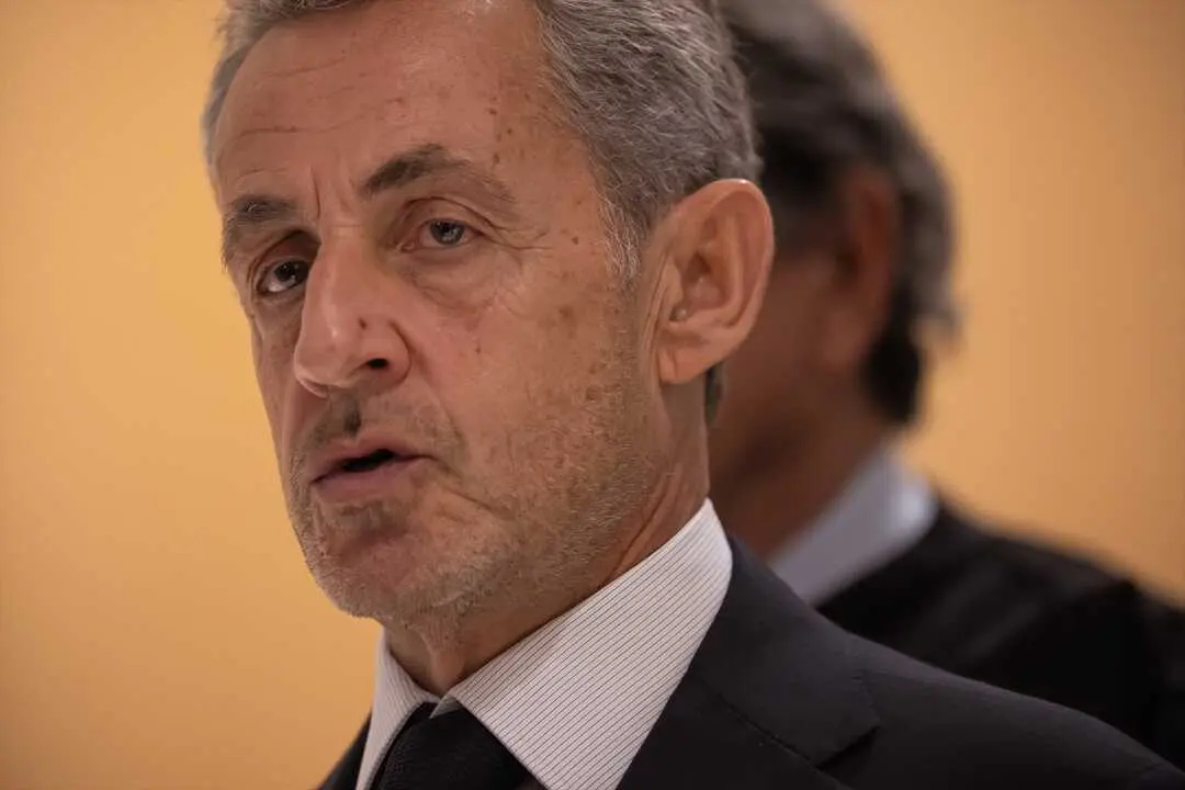 El expresidente franc&eacute;s Nicolas Sarkozy comparece ante los medios tras el veredicto de su juicio en Par&iacute;s, Francia. / Aurelien Morissard