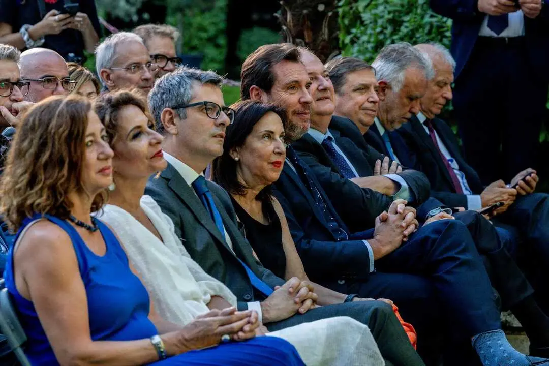 Varios cargos institucionales en primera fila, durante la celebraci&oacute;n de la Diada Nacional de Catalu&ntilde;a. / Ricardo Rubio