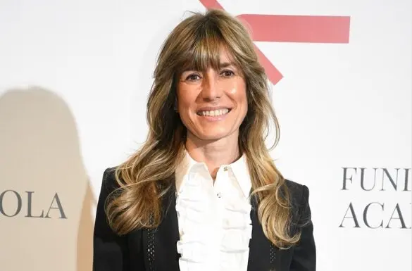 La mujer de Pedro S&aacute;nchez, Bego&ntilde;a G&oacute;mez, durante un evento. / Jos&eacute; Oliva