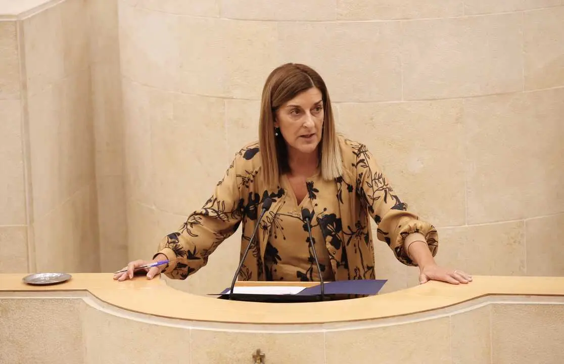 Buruaga en el Pleno del Parlamento. / A.E