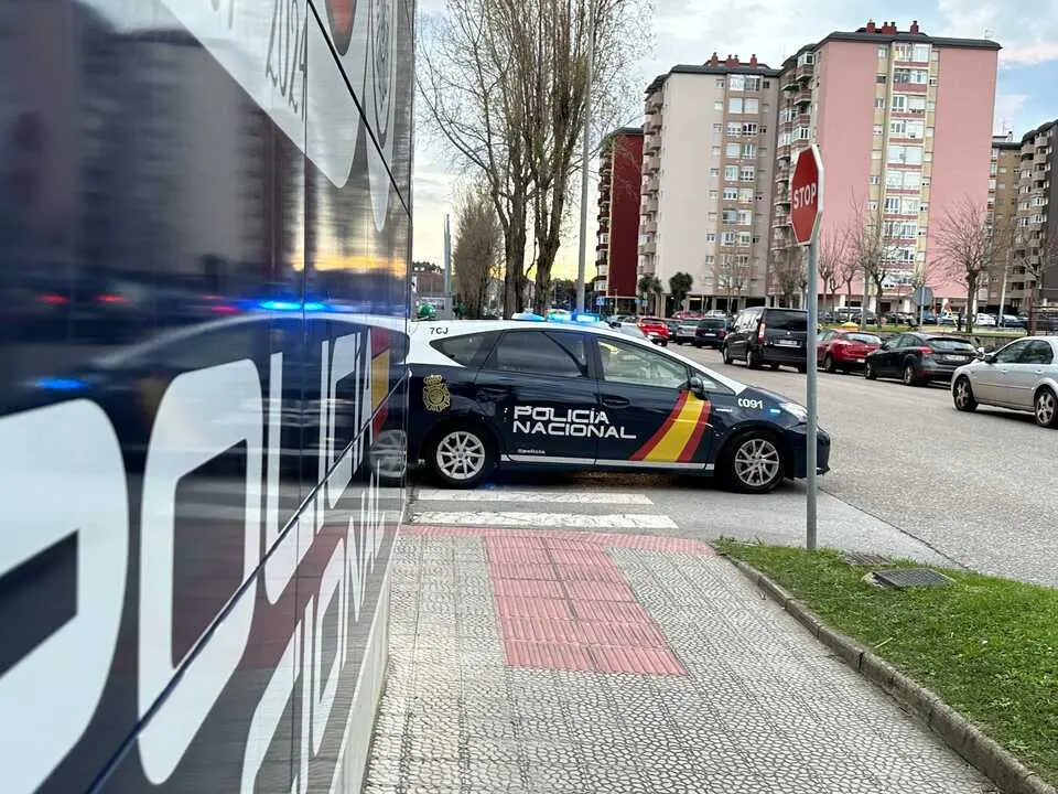Un coche de Polic&iacute;a Nacional Santander. / POLIC&Iacute;A