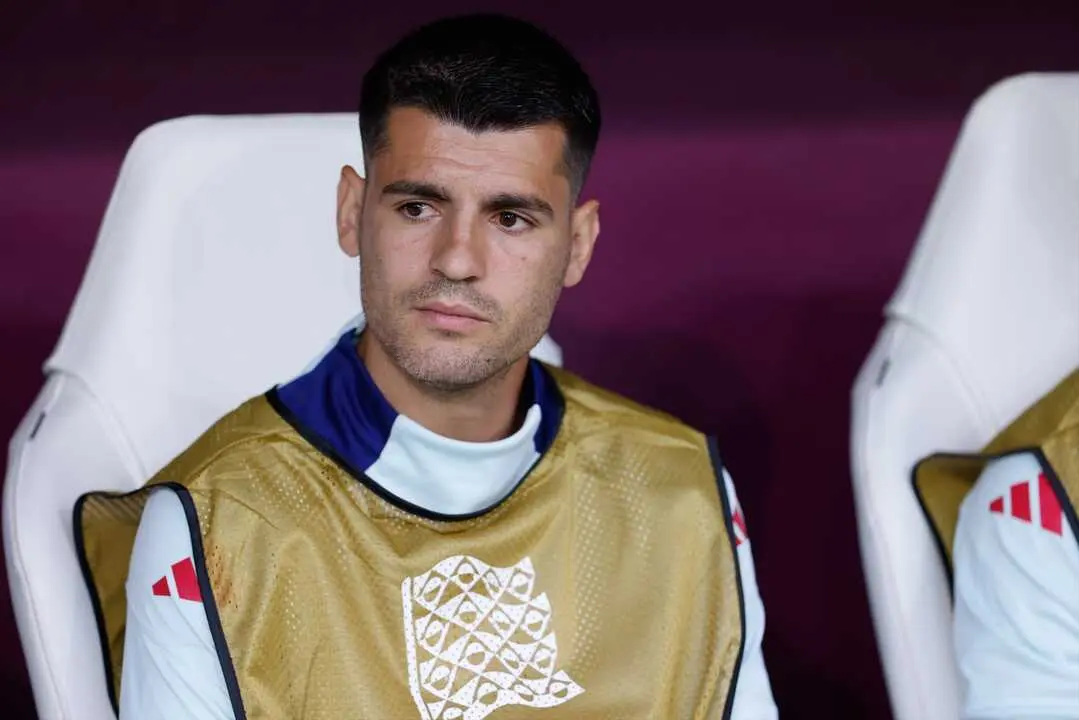 Morata durante un partido con la Selecci&oacute;n en el banquillo. / EP