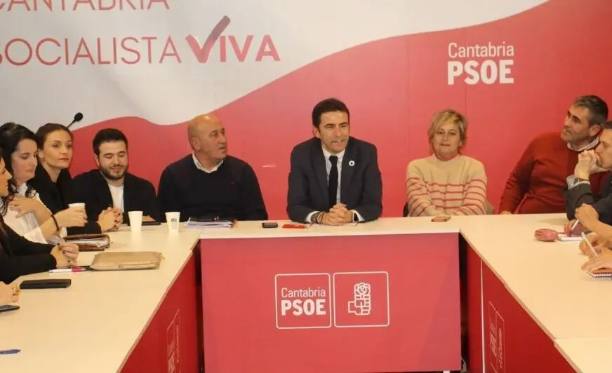 Reuni&oacute;n del equipo de Casares con secretarios generales de las agrupaciones. / PSOE