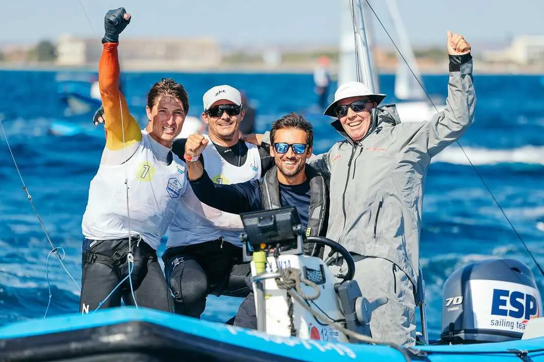 Diego Bot&iacute;n y Florian Trittel celebran el t&iacute;tulo. / 49er Sailing