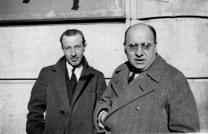 El poeta Gerardo Diego y Jos&eacute; Mar&iacute;a de Coss&iacute;o. / x