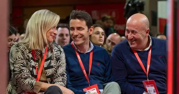 Susana Herr&aacute;n, Pedro Casares el que exalcalde socialista y el actual secretario de organizaci&oacute;n del PSOE de Cantabria, Agust&iacute;n Molleda.