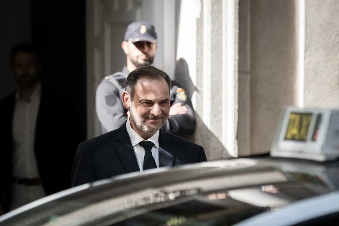 El exministro de Transportes Jos&eacute; Luis &Aacute;balos a su salida del Tribunal Supremo. / Diego Rdam&eacute;s