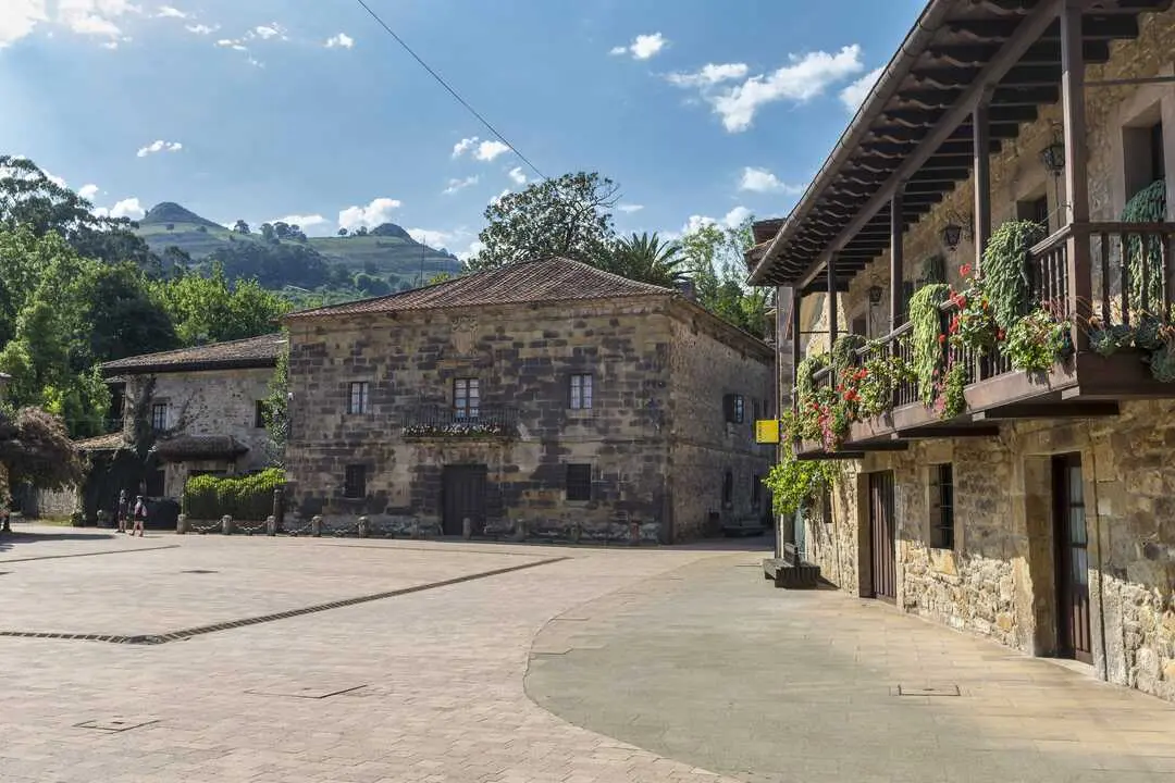 Plaza de los Ca&ntilde;ones de Li&eacute;rganes. / EP
