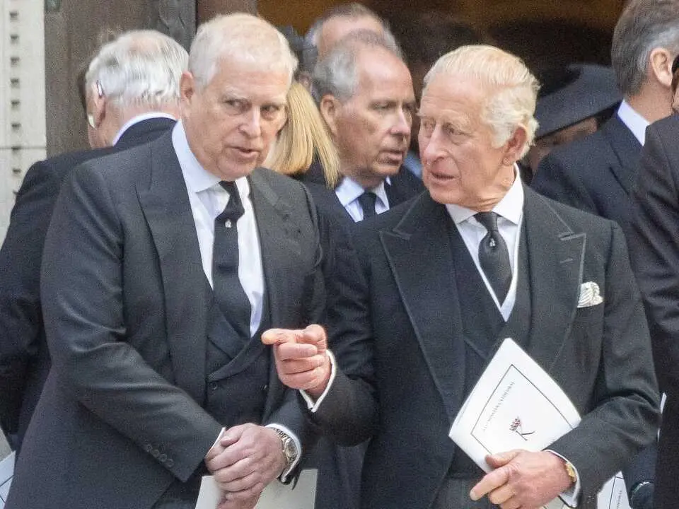 Carlos III ha obligado a Andr&eacute;s a abandonar todos sus t&iacute;tulos honor&iacute;ficos, aunque mantiene el de pr&iacute;ncipe por nacimiento. / EP