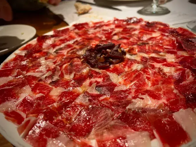 Uno de los platos del Riojano en Santander. / A.E
