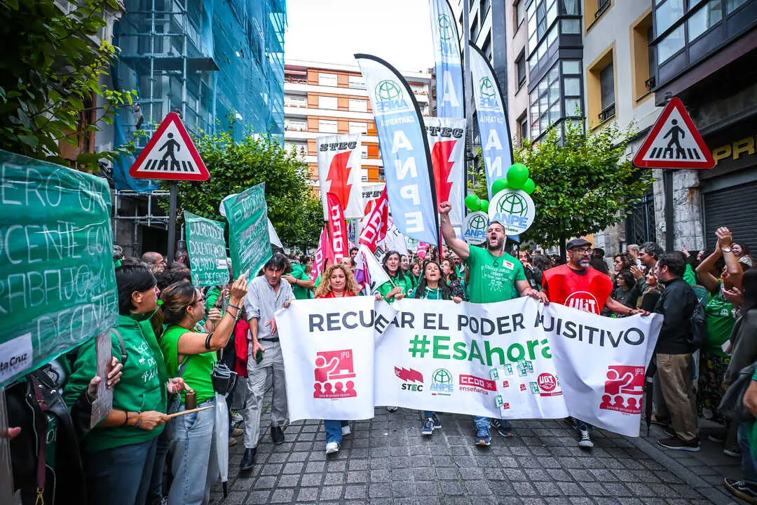 Los sindicatos de docentes mantienen el paro educativo por falta de acuerdo salarial. / Alerta