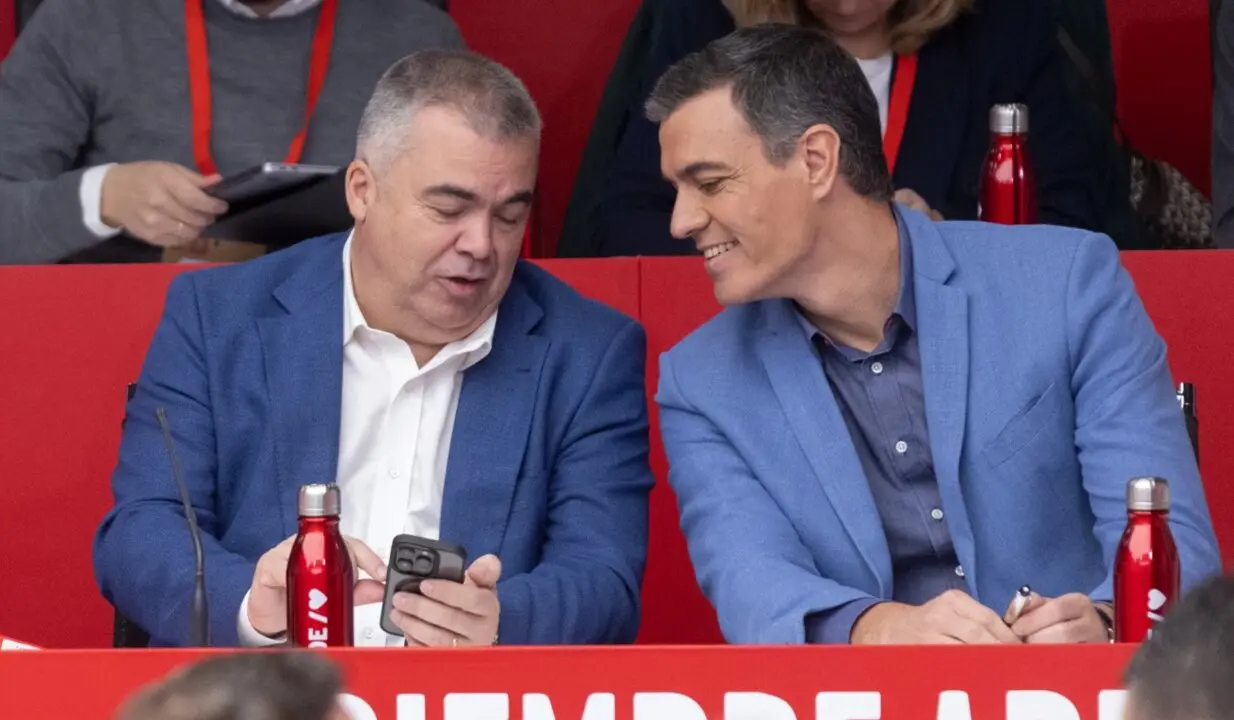 Santos Cerd&aacute;n y Pedro S&aacute;nchez durante un acto del PSOE. / A.E.P.