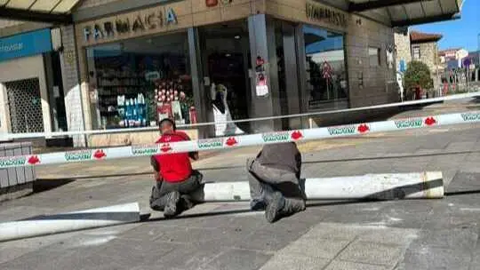 Una de las zonas donde el asfalto no se encuentra en buenas condiciones. / A.E