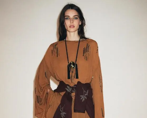El boho chic vuelve a ser tendencia y Zara lo reinventa con dise&ntilde;os perfectos para las cenas de entretiempo. / ZARA
