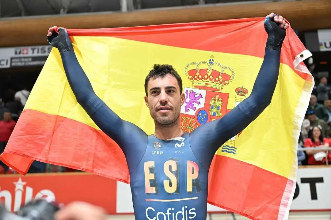 El ciclista espa&ntilde;ol Albert Torres tras proclamarse campe&oacute;n del mundo de omnium. / RFEC