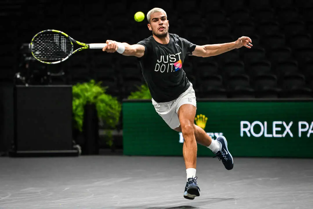 El Masters 1000 de Par&iacute;s arranca para Carlos Alcaraz con una mezcla de ambici&oacute;n y cuentas pendientes. / EP