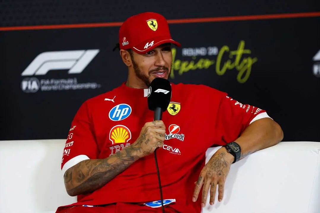 Lewis Hamilton durante un GP. / EP