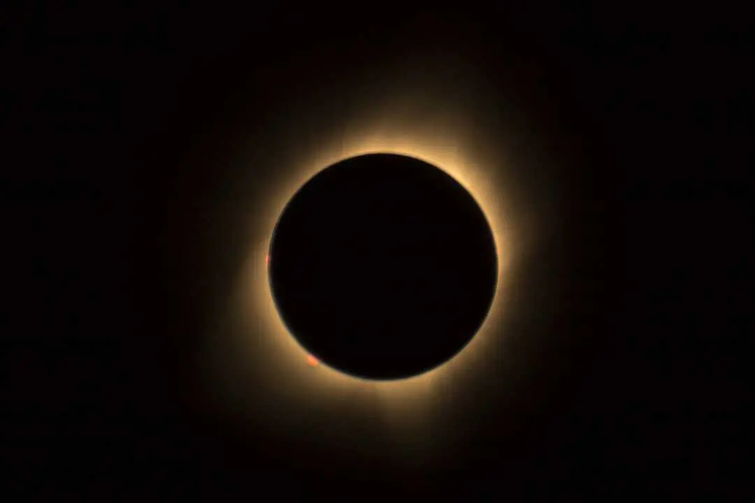 La sombra del eclipse solar 2026 recorrer&aacute; Cantabria de norte a sur. / A.E