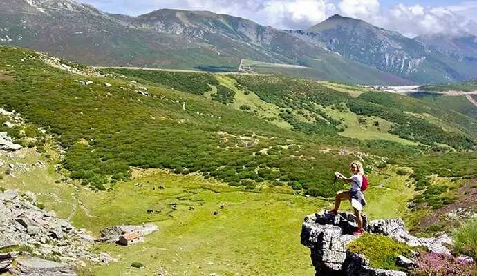 En pleno sur de Cantabria, el pueblo de Candenosa se eleva por encima de 1.000 metros sobre el nivel del mar. / EP