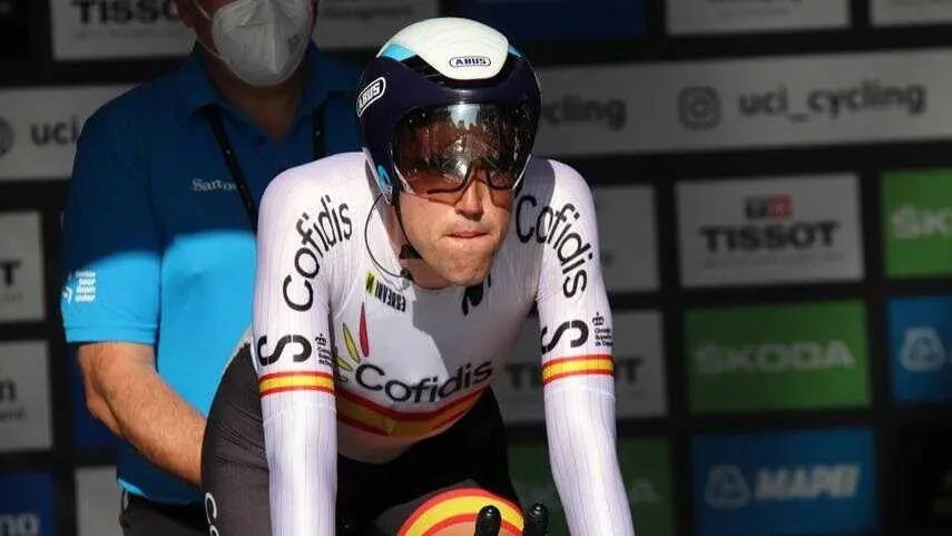 El ciclista espa&ntilde;ol Oier Lazkano (Movistar Team) en una contrarreloj. / RFEC