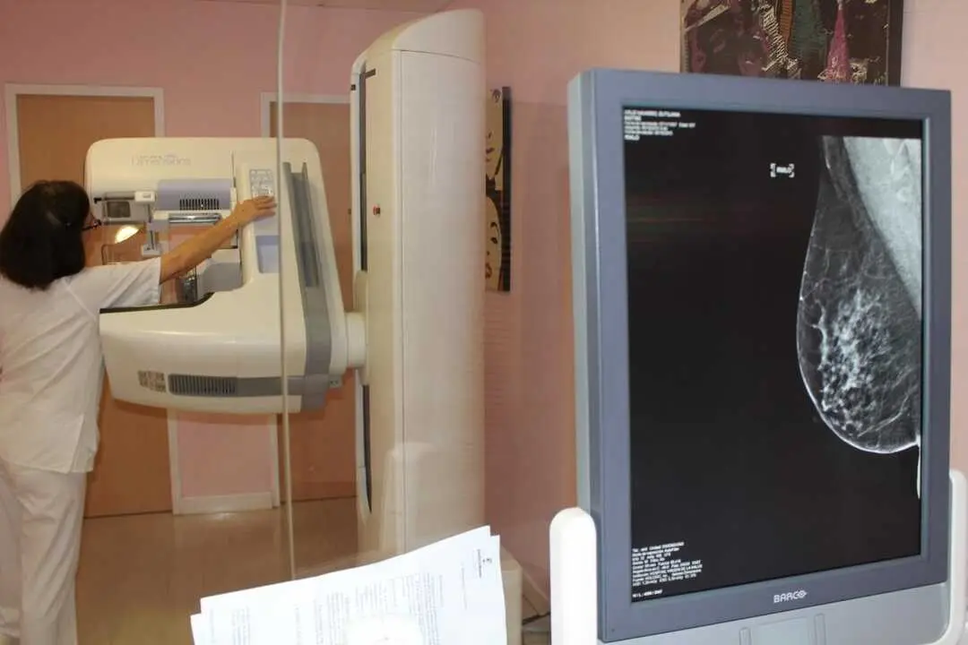 Las listas de espera han disminuido y la sanidad en Cantabria est&aacute; mejorando con recursos propios. / Alerta