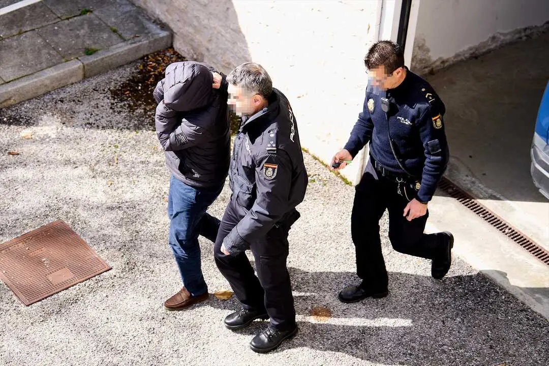 El jefe del Servicio de Carreteras de la Consejer&iacute;a de Obras P&uacute;blicas, M. A. D., a su llegada al Complejo Judicial de Las Salesas. / Juan Manuel Serrano Arce