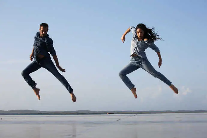 La compa&ntilde;&iacute;a del core&oacute;grafo Daniel Abreu, Premio Nacional de Danza 2014, en la obra &lsquo;M&aacute;s o menos inquietos&rsquo;.  x