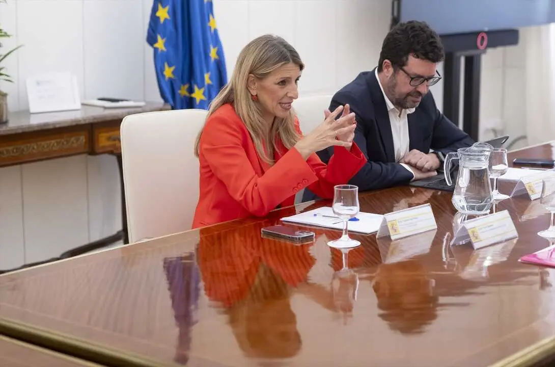 La vicepresidenta segunda y ministra de Trabajo y Econom&iacute;a Social, Yolanda D&iacute;az, y el secretario de Estado de Empleo, Joaqu&iacute;n P&eacute;rez Rey. / Alberto Ortega
