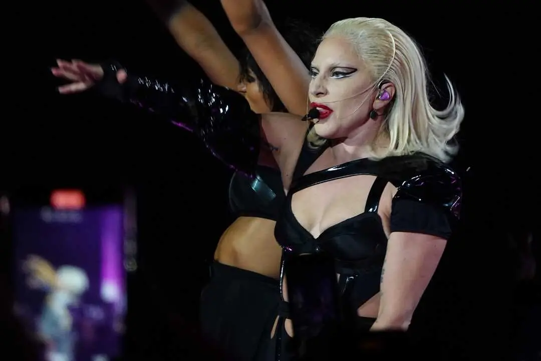 La cantante Lady Gaga durante una actuaci&oacute;n. EP