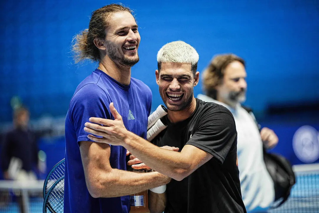 Alcaraz y Zverev durante las ATP Finals. / Marco Alpozzi