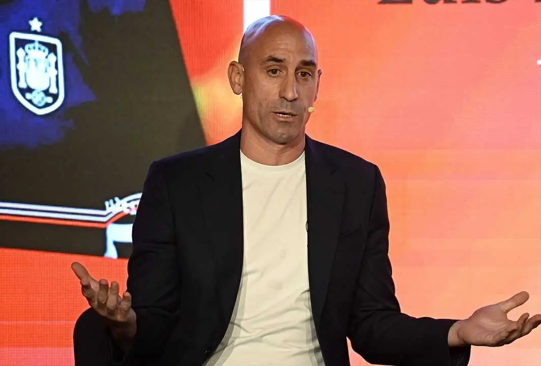 Luis Rubiales durante la presentaci&oacute;n de su libro 'Matar a Rubiales'. / Francisco Guerra