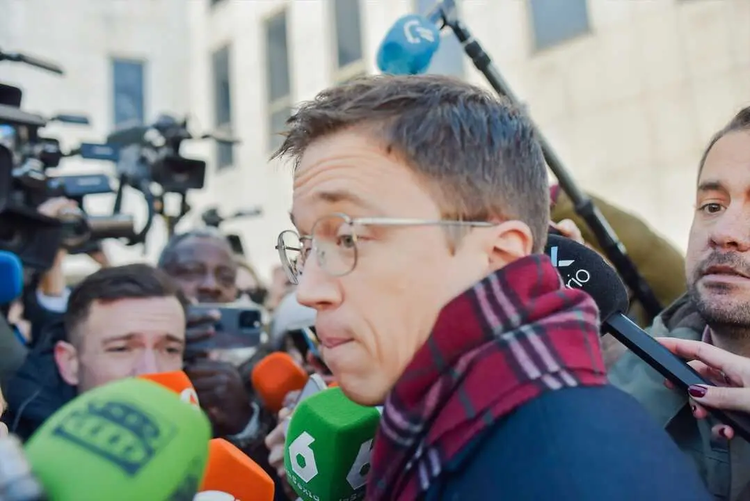 El ex portavoz de Sumar en el Congreso I&ntilde;igo Errej&oacute;n llega a declarar a los juzgados de Plaza de Castilla. / Mateo Lanzuela
