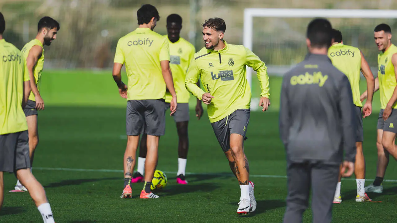Los jugadores del Racing durante el &uacute;ltimo entrenamiento. / RRC