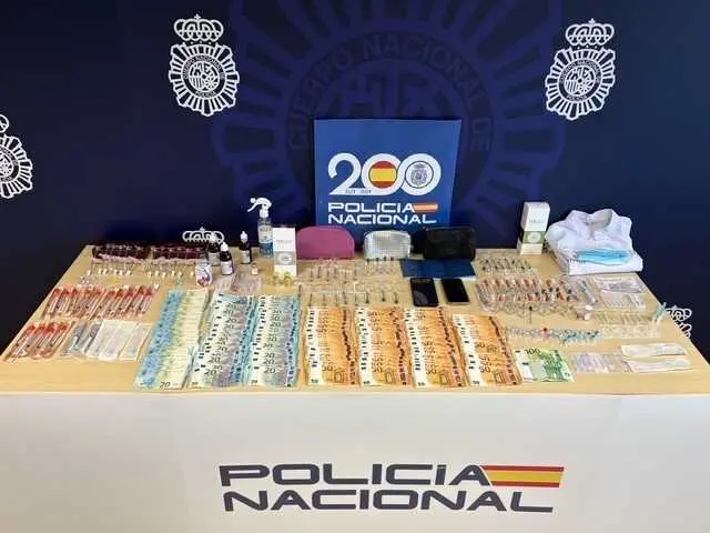 Ten&iacute;a 10.000 seguidores, v&iacute;deos promocionales y supuestos certificados. Pero no ten&iacute;a titulaci&oacute;n ni licencia. / P.N