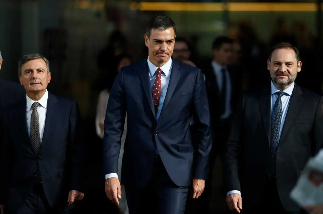 Pedro S&aacute;nchez (c),Jos&eacute; Luis &Aacute;balos (d) y Pedro Saura (i). / ARCHIVO / EP